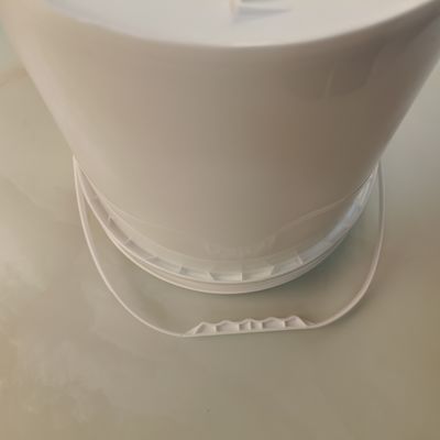 Wit Zwart 10L Ronde Plastic Bucket PP Materiaal Met Afdichting Deksel