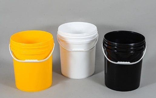 BPA-vrije witte 5 liter plastic emmers met deksel voor chemisch poeder