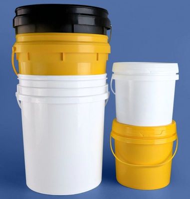 Opstapelbare plastic emmer met deksel