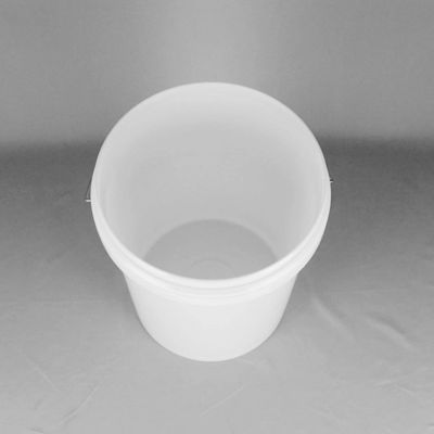 Opstapelbare plastic emmer met deksel