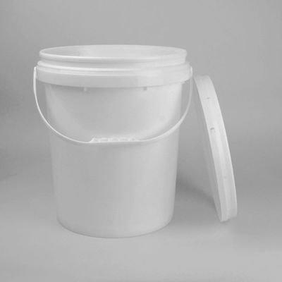 Opstapelbare chemische 20 liter plastic emmer met deksel tegen UV