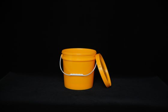 Lichte ronde plastic emmer met aangepast logo