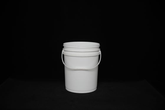 Glanzige ronde plastic emmer met afdichting deksel lichtgewicht ontwerp voor makkelijk schoonmaken