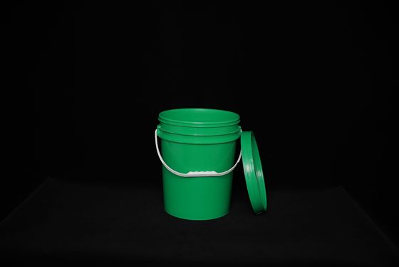 FDA goedgekeurd stapelbare olie emmer met glad oppervlak deksel en handvat lichtgewicht voor gemakkelijke hantering.